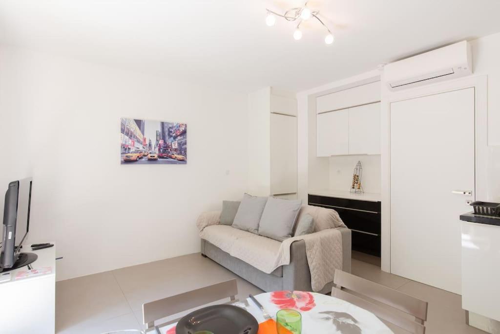 2 Pieces Climatise A 200m Des Plages Apartment *